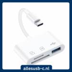Witte USB-C adapter met blauwe USB 3.0 poort, SD-slot en TF-slot