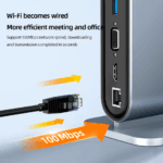 RJ45 ethernetkabel aangesloten op de USB-C hub voor een stabiele 100Mbps bekabelde internetverbinding.