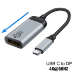 Close-up van de USB-C naar DisplayPort converter met de tekst "DP 4K 60Hz" op de aluminium behuizing.