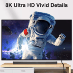 Kristalhelder 8K Ultra HD beeld van een astronaut op een TV scherm aangesloten via een DisplayPort kabel.