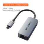Vrijstaande weergave van de USB-C adapter, toont de "Aluminum Shell + PVC Wire" constructie