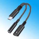 Geïsoleerde productfoto van de zwarte gevlochten USB-C adapter