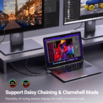 Laptop aangesloten op meerdere schermen via USB-C naar DisplayPort met ondersteuning voor daisy chaining.
