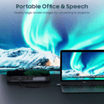 Laptop verbonden met een projector via USB-C voor presentaties en zakelijk gebruik.