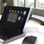 Een iPad verbonden met de hub, muis en toetsenbord, met de "My Files" app geopend op het scherm.