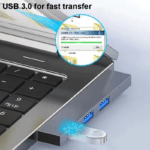 Laptop scherm dat een snelle bestandsoverdracht toont via de aangesloten USB 3.0 hub.