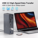 Docking station verbonden met een laptop, demonstrerend dat foto's en video's worden overgezet met 10Gbps snelheid.