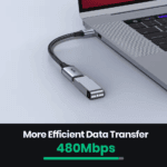 USB flash drive verbonden met MacBook via TOPK dongle 480Mbps